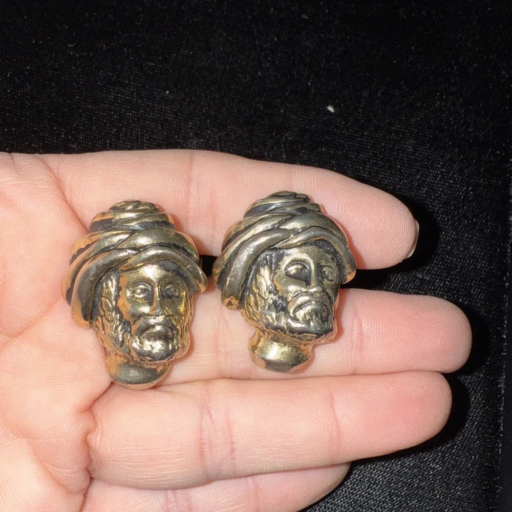 Vintage SWANK Gold‎ Black Accent Genie Turban Nomad Swami Figural Cufflinks 4659